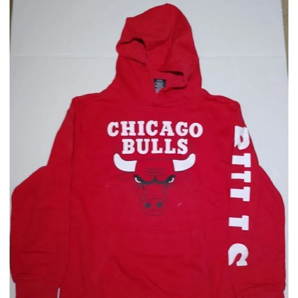 Chicago Bulls NBA Boys Pre-owned Red Hooodie w/Graphics - sz. M